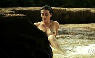Cleo Pires nua na cachoeira